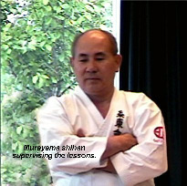 Murayama shihan supervising the lessons.